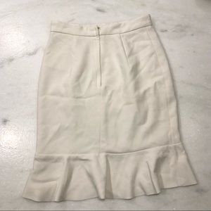 Size 8 H&M Off white pencil skirt with ruffle
